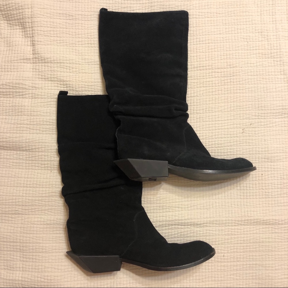 🖤Not Your Average Black Boots! 🖤